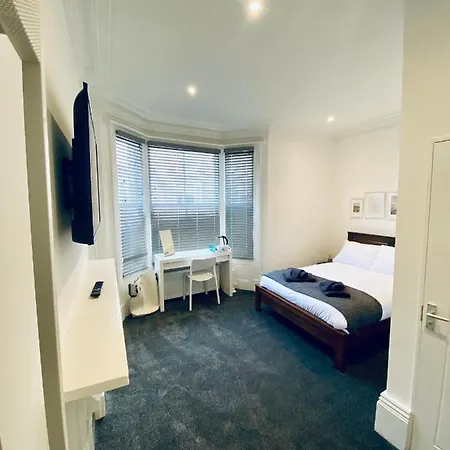 23 Victoria Road