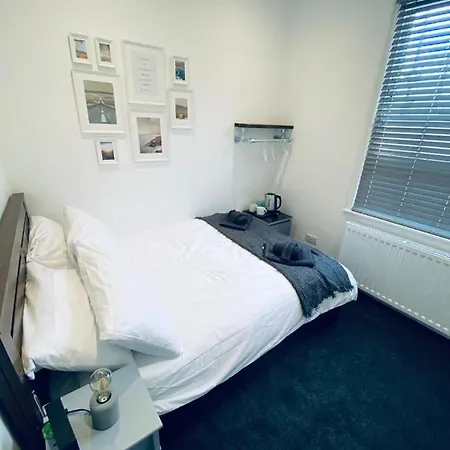 23 Victoria Road Apartment