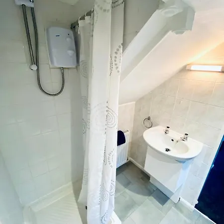 23 Victoria Road Apartment *